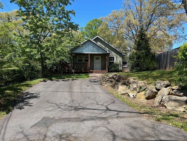 Building Photo - East Asheville - Contemporary Bungalow