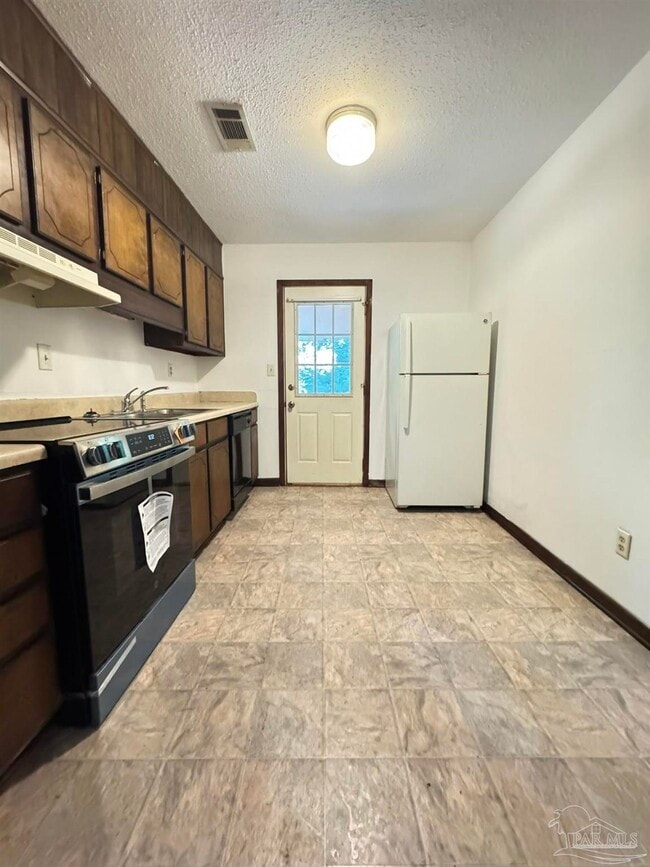 Building Photo - 718 Mills Ave