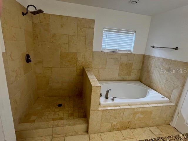 Building Photo - 5513 Terrain De Golf Dr