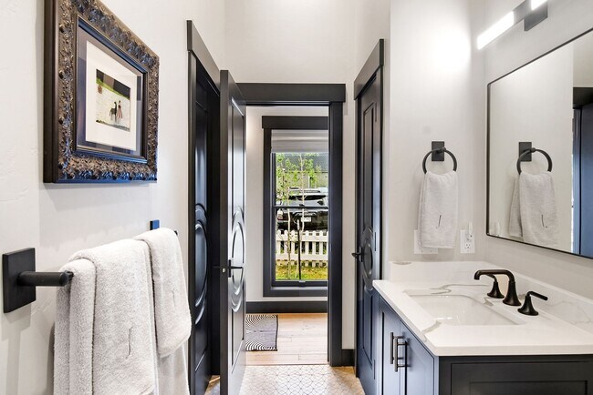 Building Photo - Summer in Downtown, historic Breckenridge! Luxury Home, Walk to Everything!