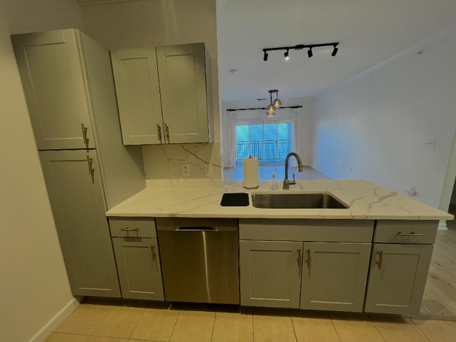 Building Photo - 12925 Centre Park Cir