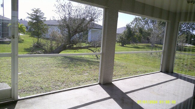 Building Photo - Available in April! Nice 3/2/2 Across From Jim Jeffers Park and Oasis North School