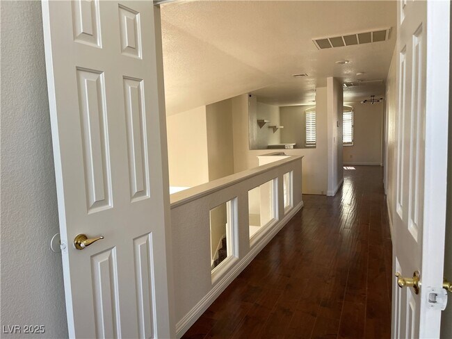 Building Photo - 4364 Mesa Hill Dr