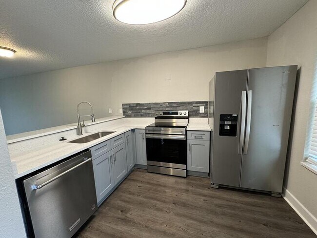 Building Photo - 2536 Woodgate Blvd