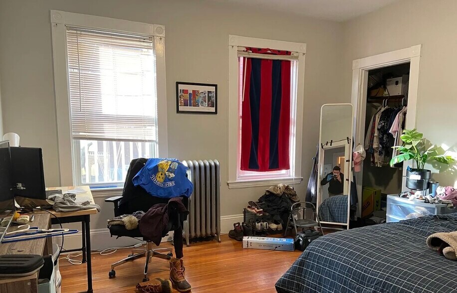 Building Photo - 10 Carmel St