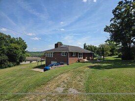 Building Photo - 507 Robinson Dr