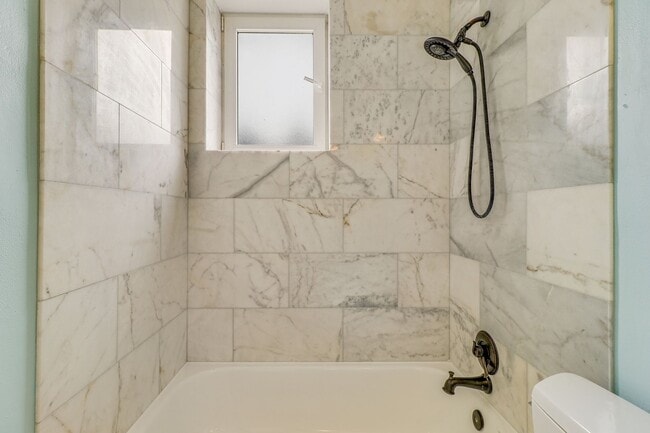 Building Photo - Bloomingdale or Bust