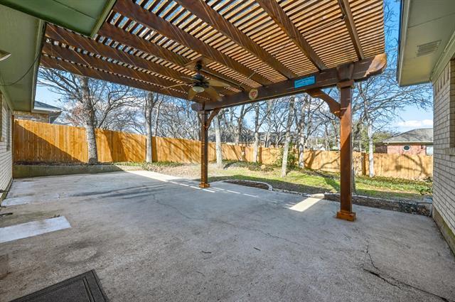 Building Photo - 660 Springhill Dr