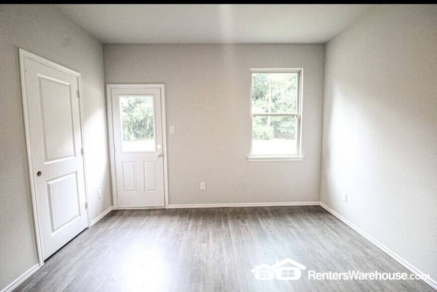 Building Photo - 26471 Joy Village Dr
