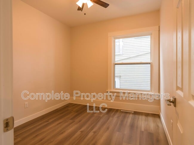 Building Photo - 821 Jefferson Ave