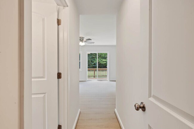 Building Photo - 300 Smoots Ln