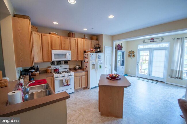 Building Photo - 5813 Whiterose Way