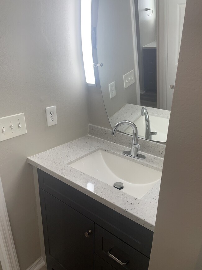 Building Photo - 4671 Pembrook Pl