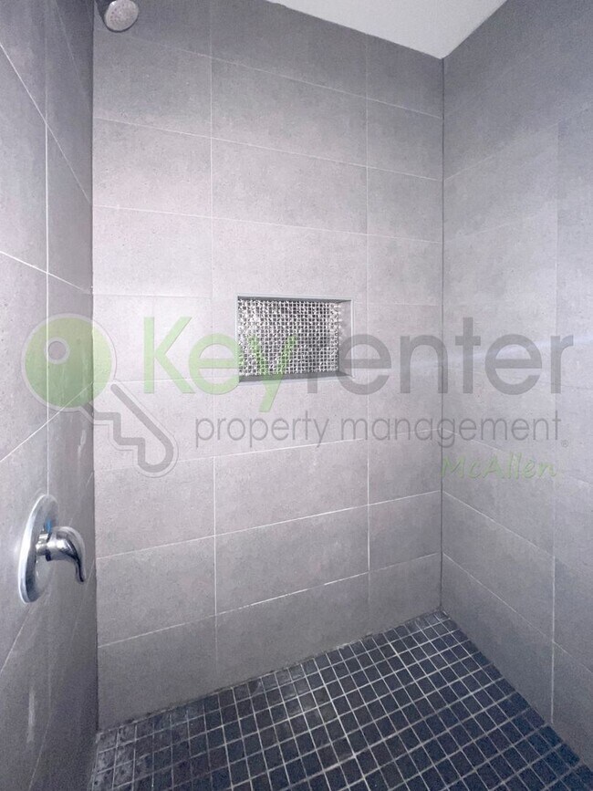 Building Photo - 3B/2B Gated Community, Awesome Price! - Edinburg TX