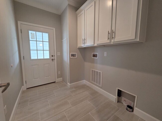 Building Photo - 1009 Morgan Jones Dr