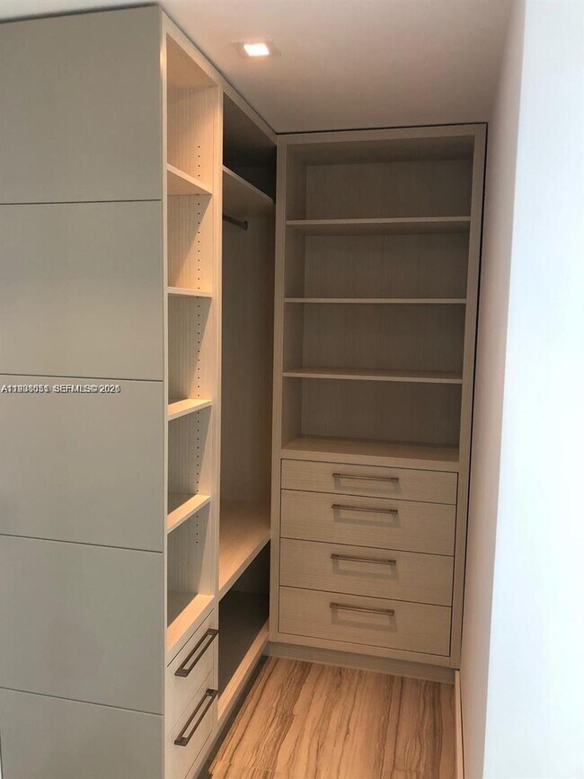 Building Photo - 18975 Collins Ave