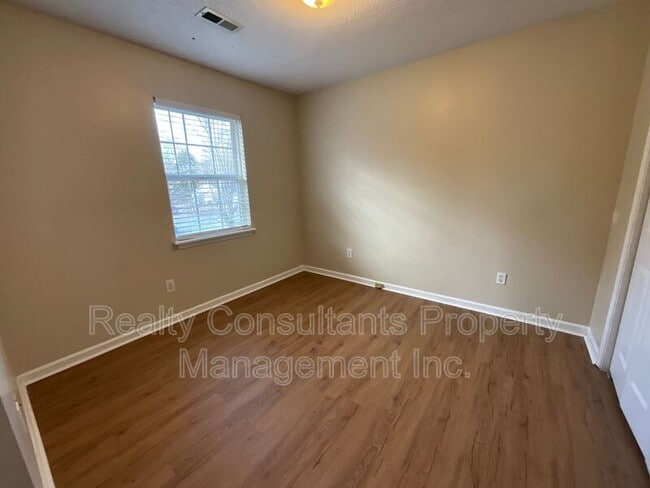 Building Photo - 600 Summerwalk Rd