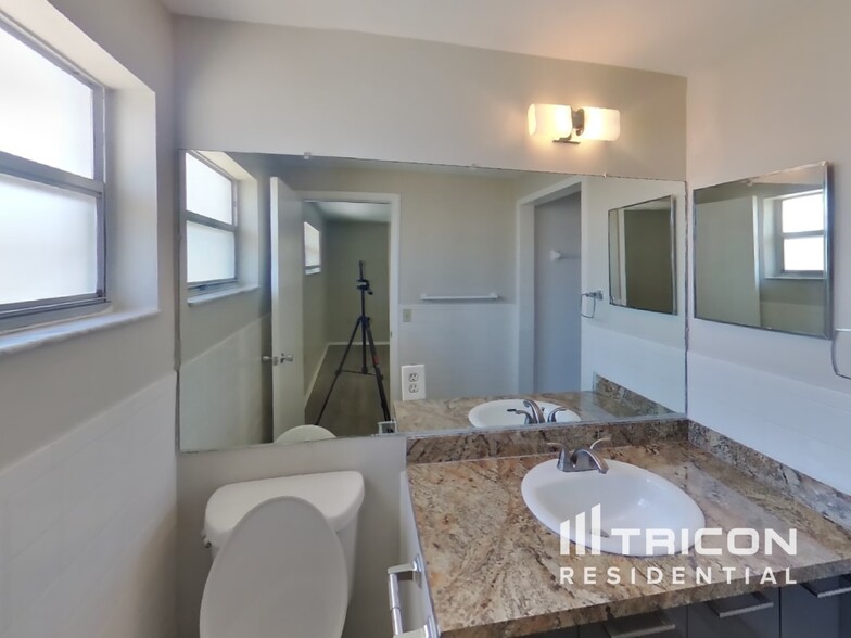 Building Photo - 6214 Hopewell Dr