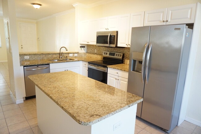 Building Photo - 3520 Oleander Terrace