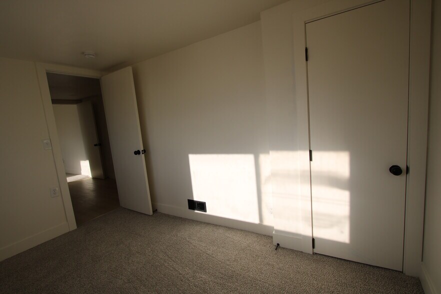 Building Photo - 5007 S 2675 W