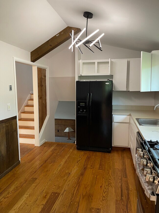 Building Photo - 6 Juniper Ln