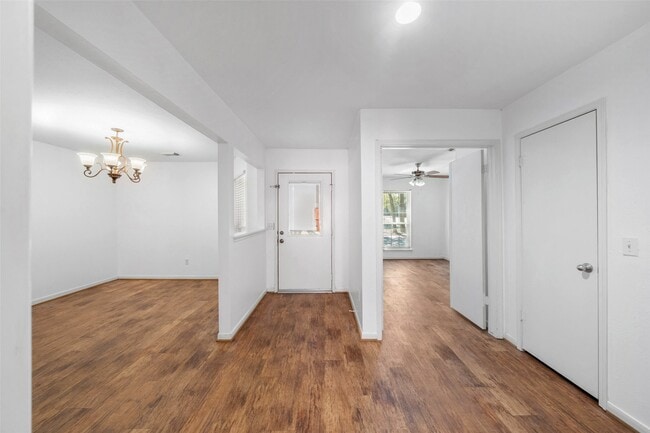 Building Photo - 107 Sandpebble Dr