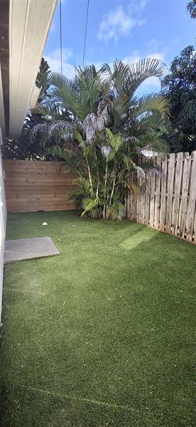 Building Photo - 1534 Van Buren St