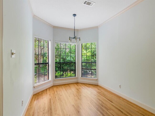Building Photo - 33 Sweetleaf Ct