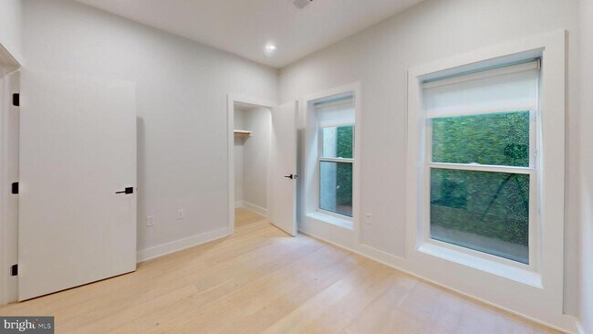 Building Photo - 1117 24th St NW