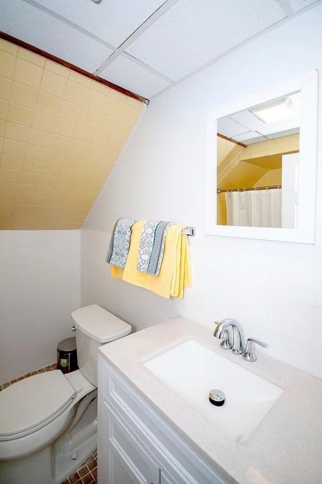 Building Photo - 243 Princeton St