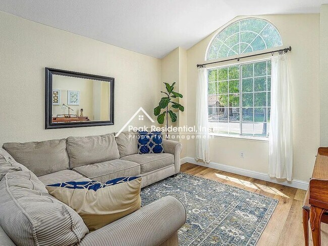 Building Photo - Updated 4bd/2ba Folsom Home with 3 Car Gar...