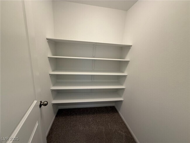 Building Photo - 5943 Swift Lariat St