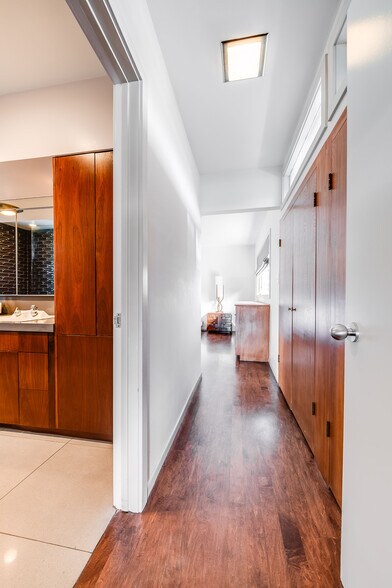 Building Photo - 2431 Carman Crest Dr