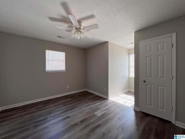 Building Photo - 6122 Summer Side Dr