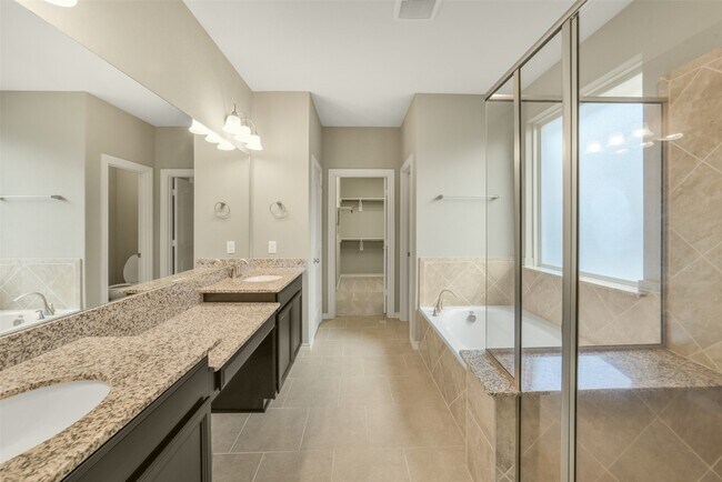 Building Photo - 9651 Thimbleweed Dr