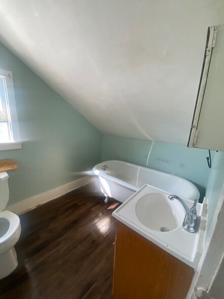 Bathroom - 901 New York Ave