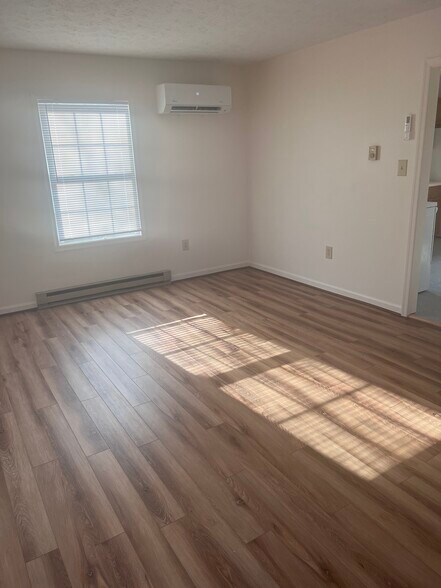 Building Photo - 178 Broad Ave