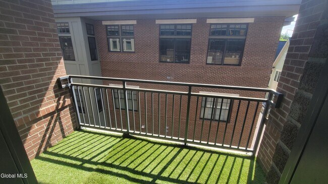 Building Photo - 30 Whistler Ct