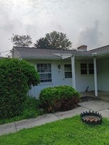 Building Photo - 4 Hemlock Dr
