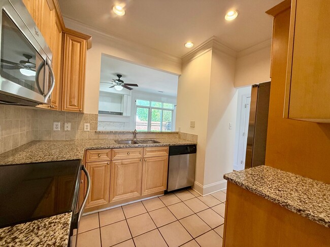 Building Photo - 19327 Beaufain St