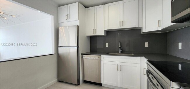 Building Photo - 1200 NE Miami Gardens Dr