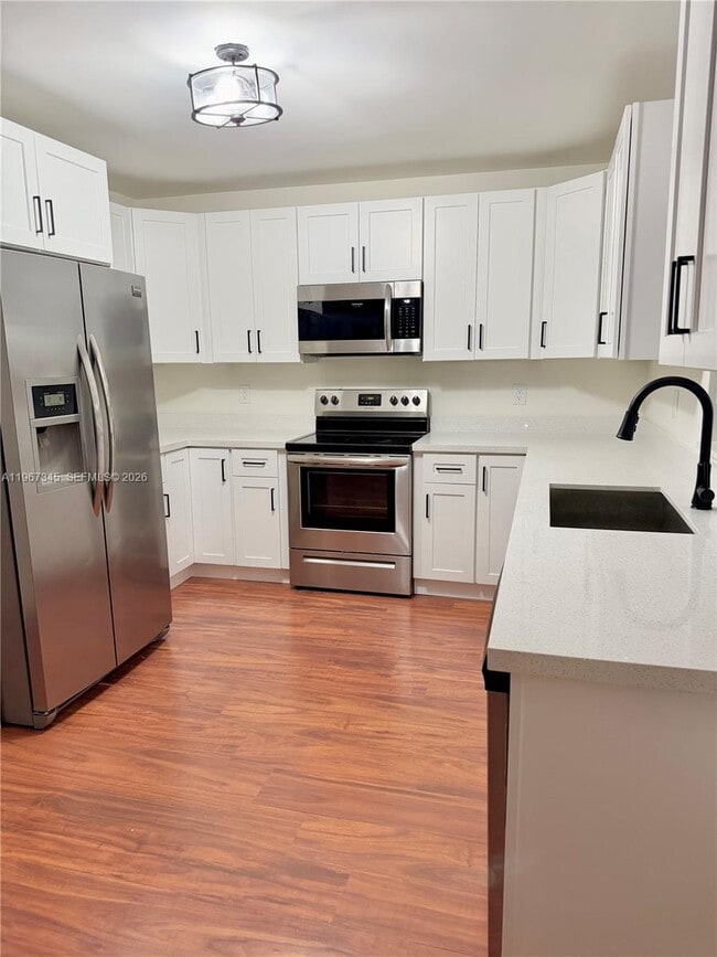 Building Photo - 1434 SE Concha St