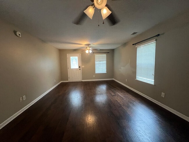 Building Photo - 1666 Mossberg Dr
