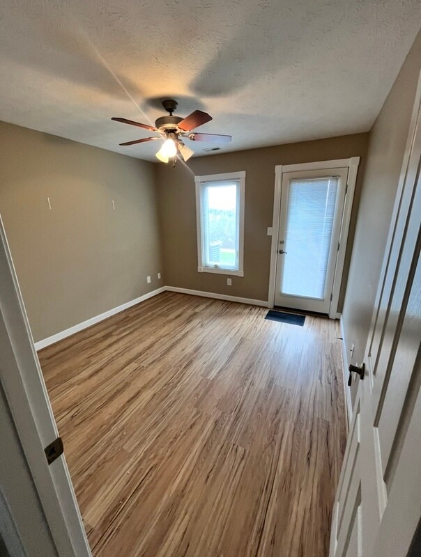 Building Photo - 367 Mainsail Dr