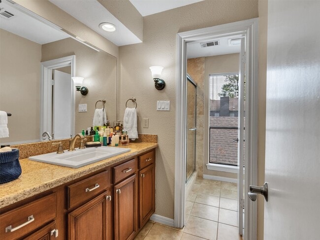 Building Photo - 701 Bering Dr