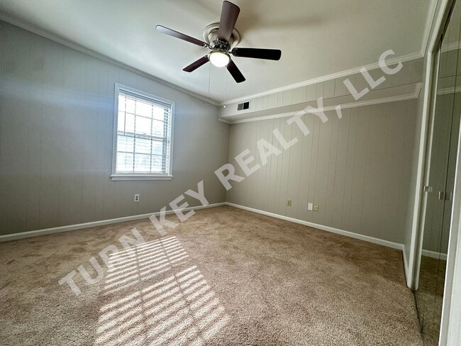 Building Photo - Condo for rent in Vestavia Hills - *MOVE I...