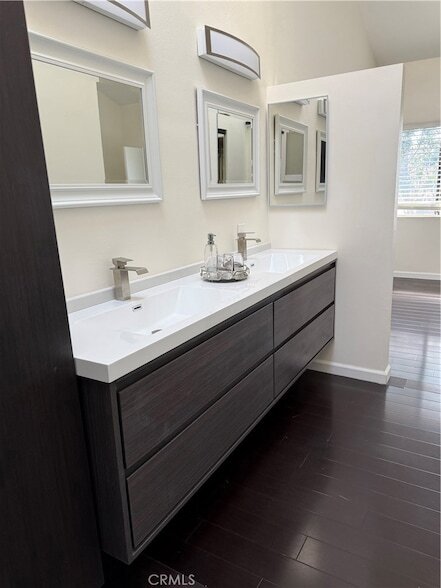 Building Photo - 252 Pineview