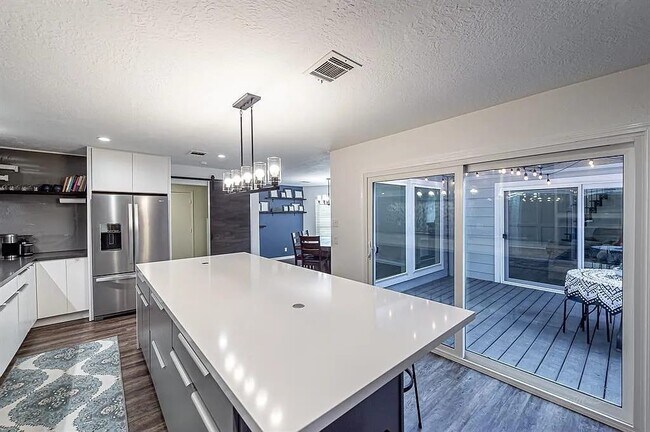 Building Photo - 14427 Briarhills Pkwy