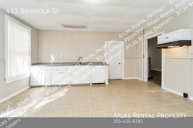 Building Photo - 412 Brignola St