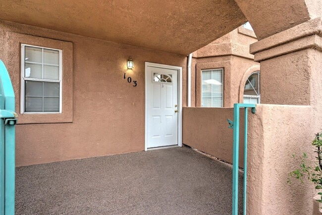 Building Photo - La Paloma Condo with 2-Bedrooms and 2-Bathrooms